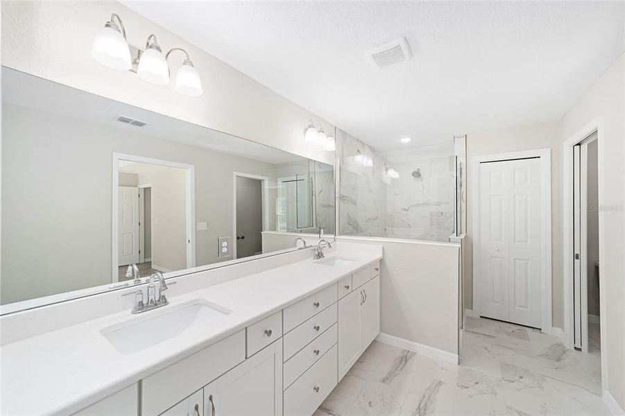 Furnished interior view inside a new home in , Dunnellon (Image 11).