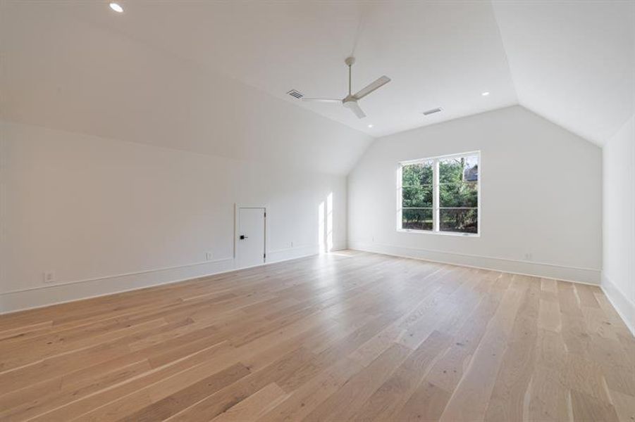 Spacious, unfurnished interior of a new home in , Atlanta (Image 28). Spacious, unfurnished interior of a new home in , Atlanta (Image 28).