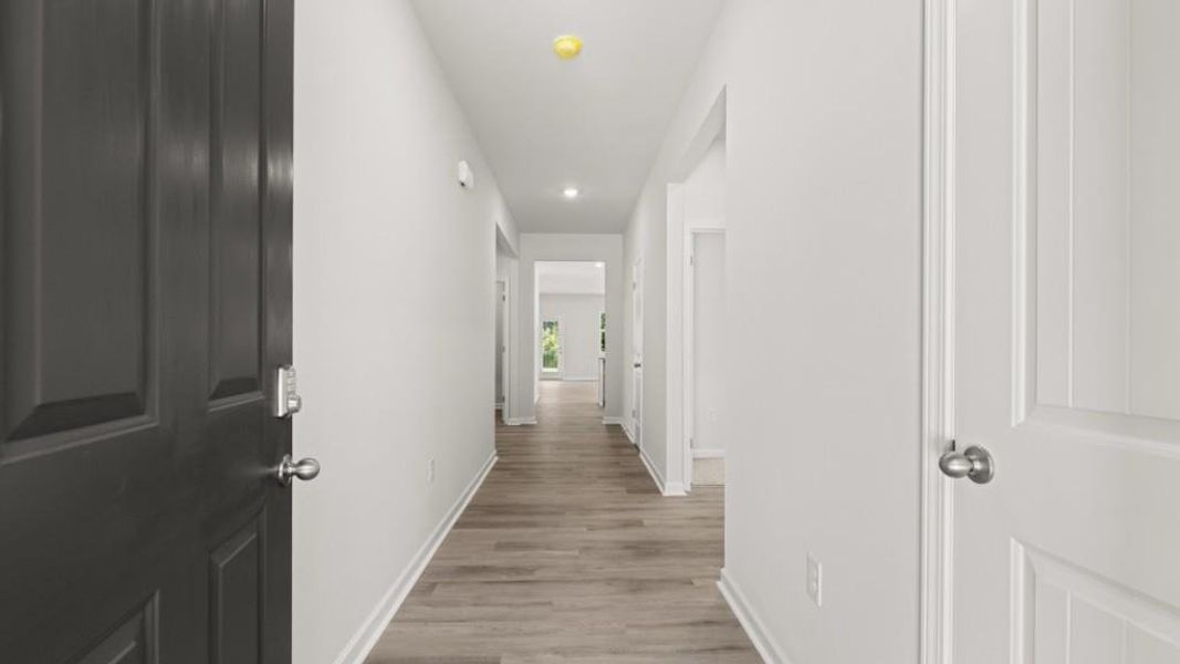 Spacious, unfurnished interior of a new home in Oconee Overlook, Gainesville (Image 4).
