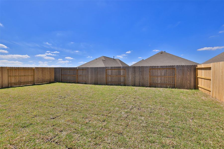Exterior details and patio area of a home in River Ranch, Dayton (Image 3).