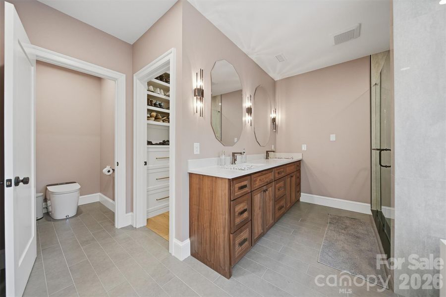 Furnished interior view inside a new home in , Hickory (Image 10).