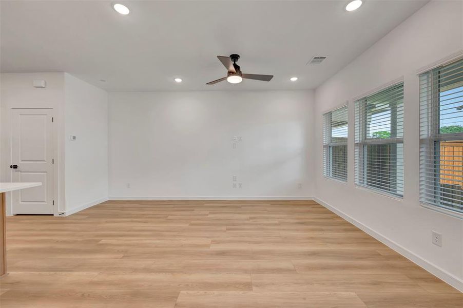 Spacious, unfurnished interior of a new home in Providence Commons, Providence Village (Image 15). Spacious, unfurnished interior of a new home in Providence Commons, Providence Village (Image 15).