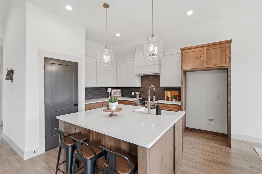 Furnished interior view inside a new home in , Tolar (Image 31).