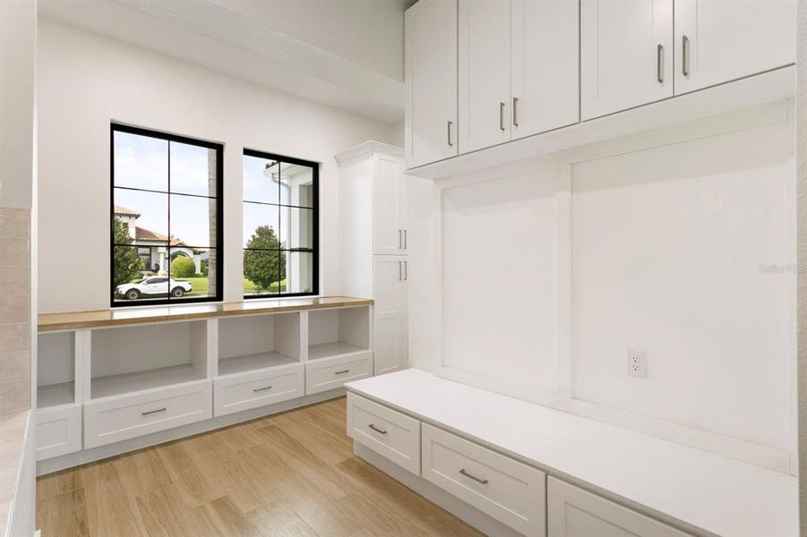 Spacious, unfurnished interior of a new home in , Lithia (Image 18).