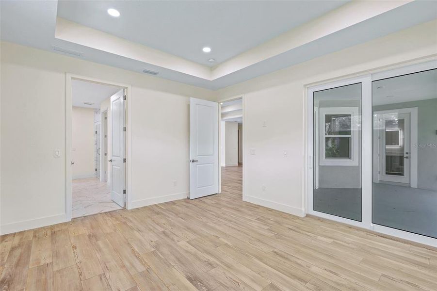 Spacious, unfurnished interior of a new home in , New Smyrna Beach (Image 26).