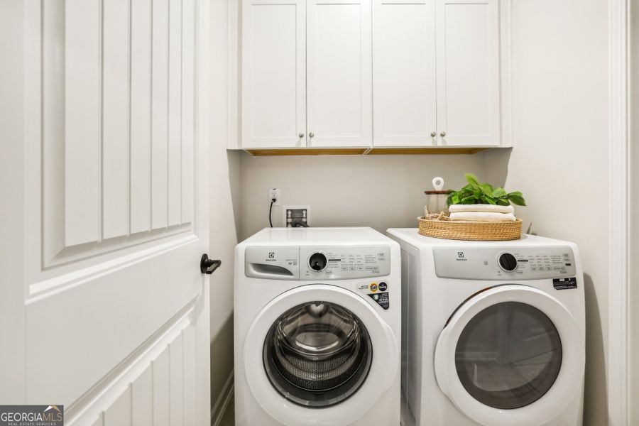 Close-up of interior finishes inside a home in Maddox Station, Eatonton (Image 17).