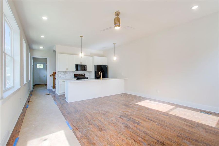 Spacious, unfurnished interior of a new home in , Atlanta (Image 9).