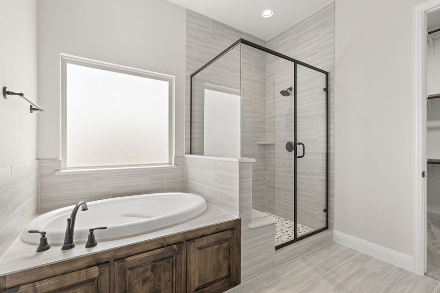 Furnished interior view inside a new home in River Ranch, Van Alstyne (Image 10).