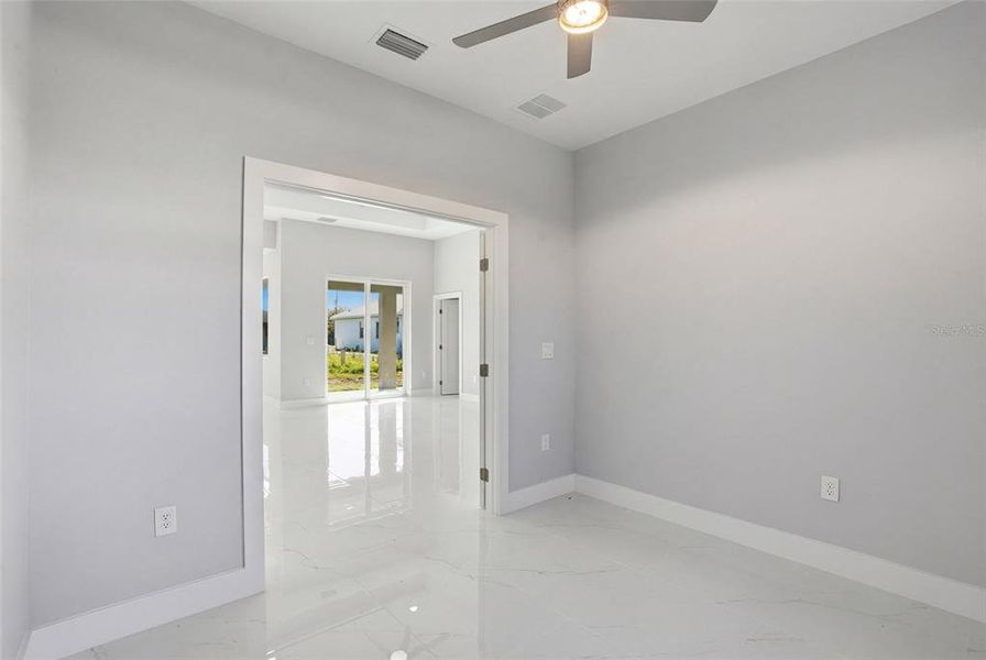 Spacious, unfurnished interior of a new home in , Lehigh Acres (Image 18).