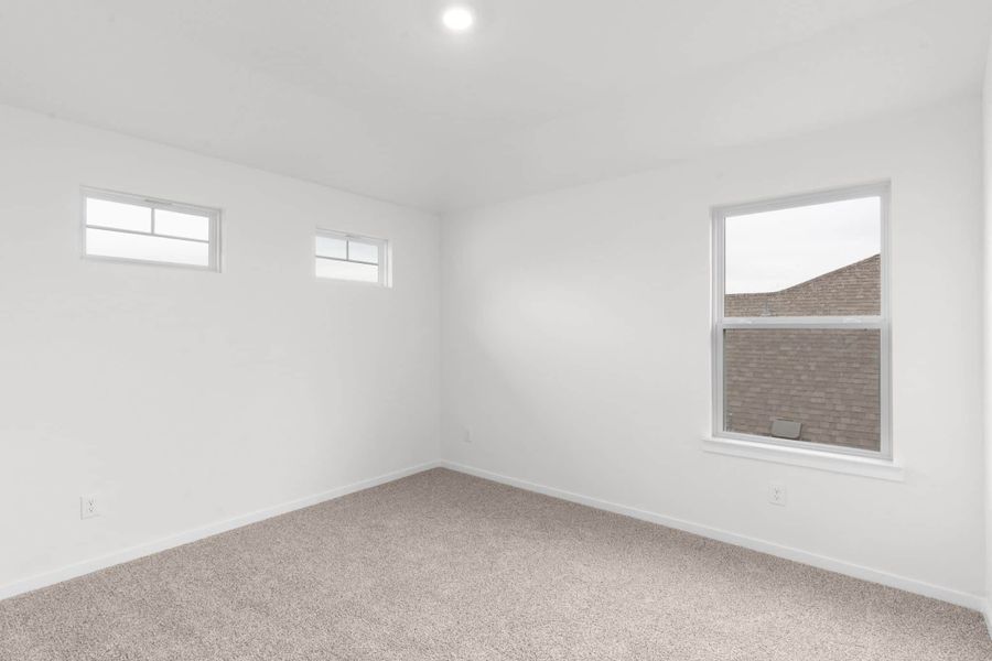 Spacious, unfurnished interior of a new home in Highland Village, Georgetown (Image 48).
