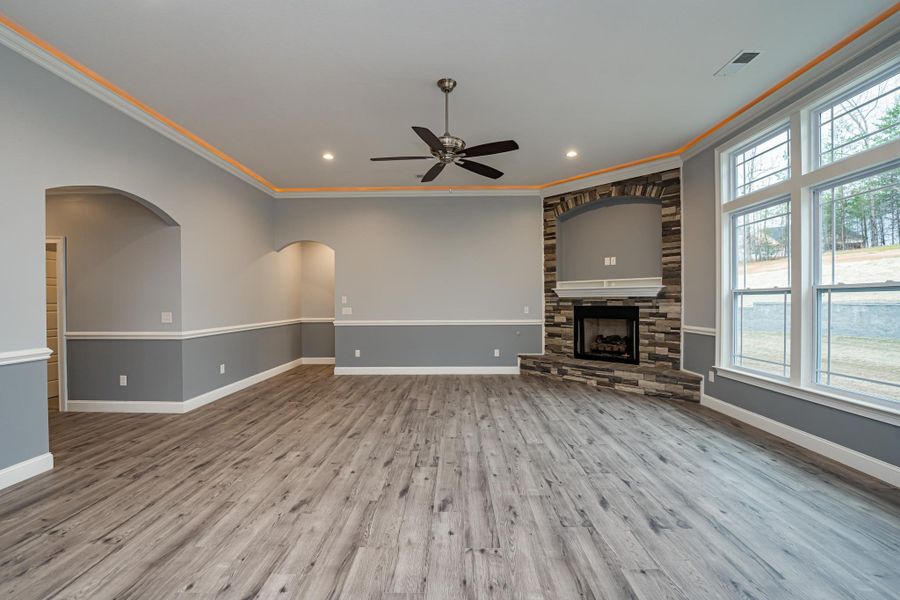Representative unfurnished interior of a home built from the Roosevelt Elite by Enchanted Homes in Pointe Summit, Slater-Marietta (Image 37).