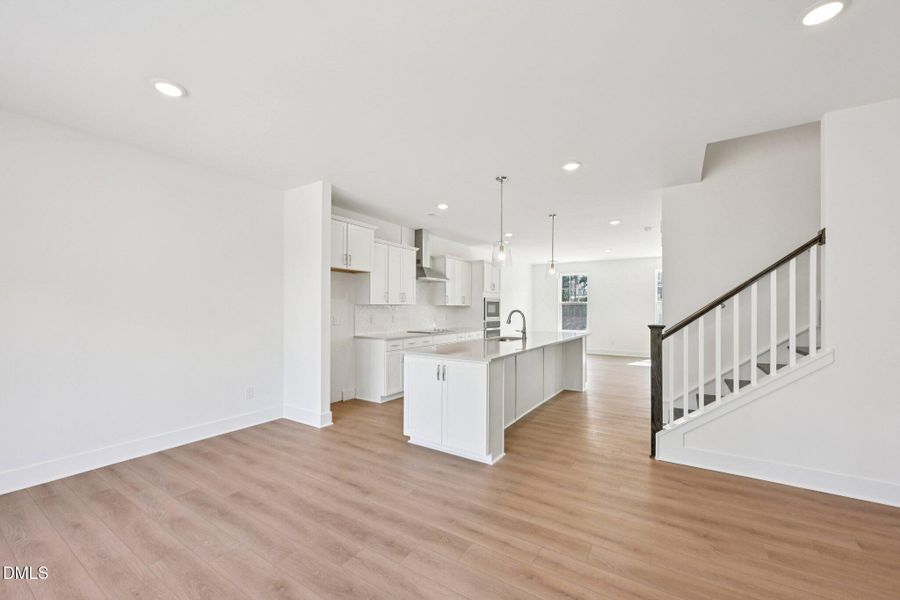 16-web-or-mls-Dunzo Dr-S1203-016