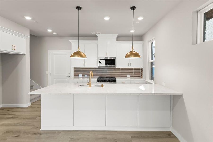 12. 2013 Aldrich - Kitchen