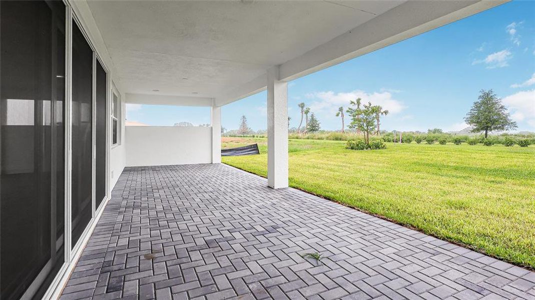 Exterior details and patio area of a home in Cresswind at Lake Harris, Tavares (Image 3).