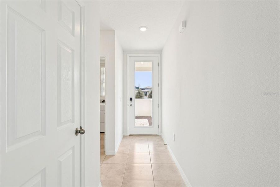 Spacious, unfurnished interior of a new home in Springs at Lake Alfred - Classic Series, Lake Alfred (Image 30).