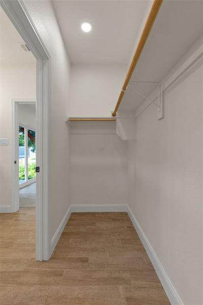 Spacious, unfurnished interior of a new home in , Mineral Wells (Image 22).