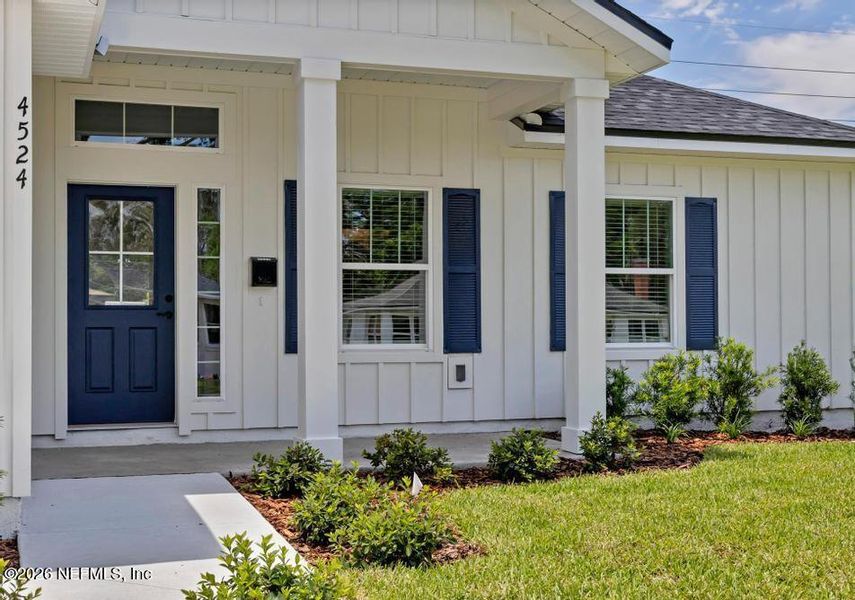 Exterior details and patio area of a home in , Jacksonville (Image 3).