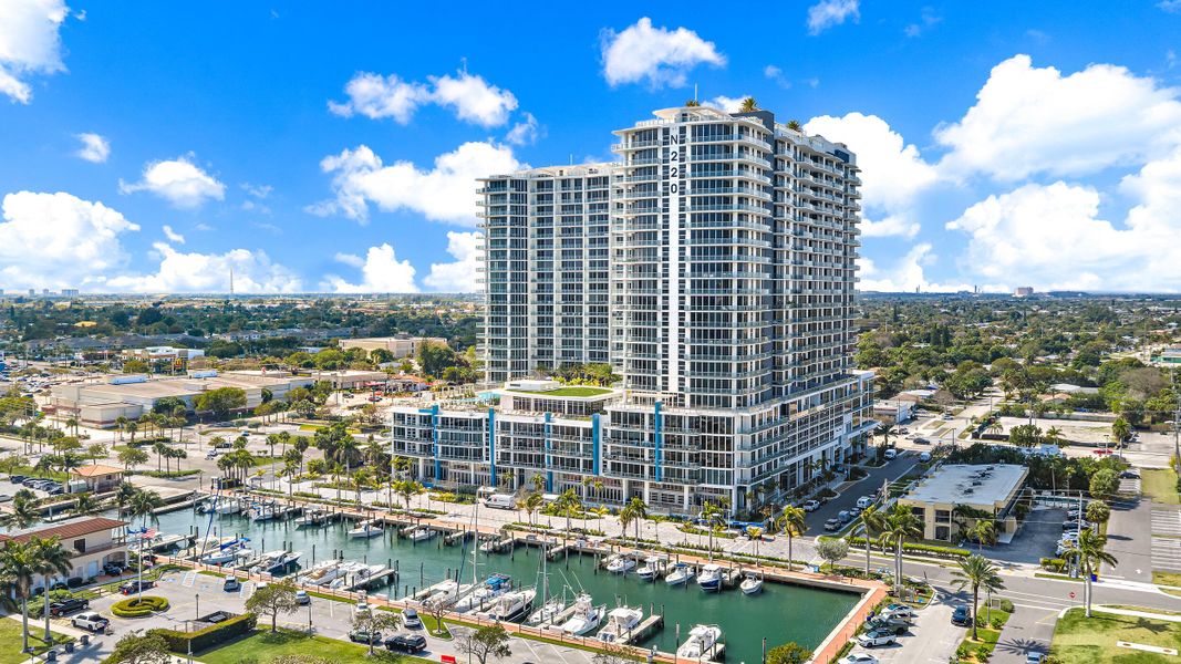 220 Lake Shore Dr n 1521-4 220 Lake Shore Dr n 1521-4