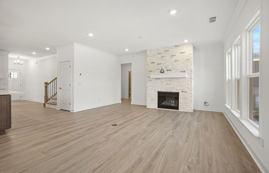 Spacious, unfurnished interior of a new home in Forest Creek, Waxhaw (Image 24).