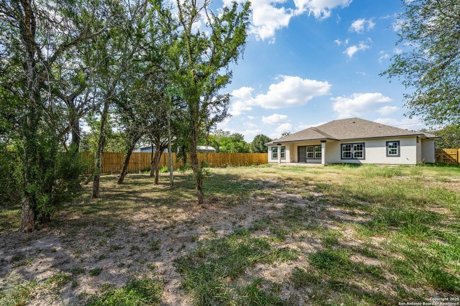 Exterior details and patio area of a home in , Beeville (Image 21).