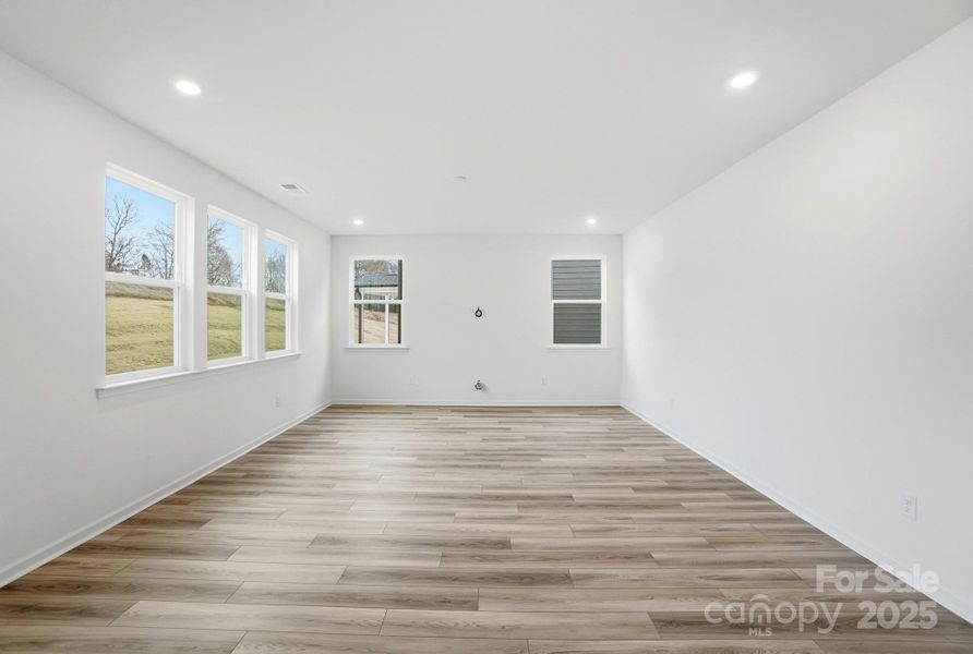 Spacious, unfurnished interior of a new home in Wilson Creek, Indian Land (Image 21).