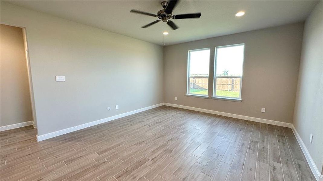 Spacious, unfurnished interior of a new home in Rock Creek Ranch, Fort Worth (Image 16). Spacious, unfurnished interior of a new home in Rock Creek Ranch, Fort Worth (Image 16).