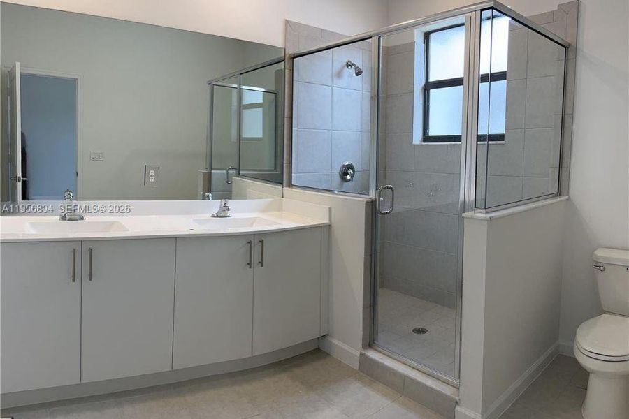 Furnished interior view inside a new home in , Pembroke Pines (Image 8).