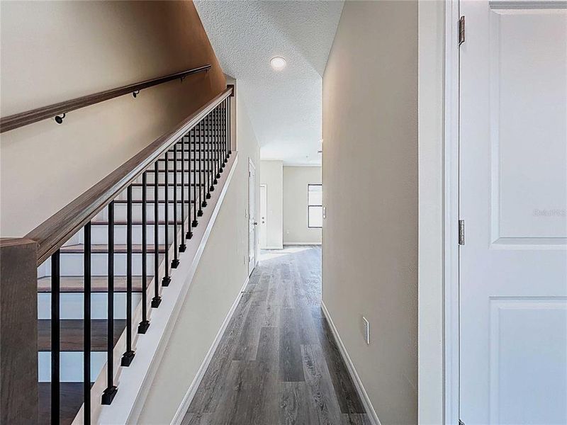 Spacious, unfurnished interior of a new home in , Tampa (Image 17).