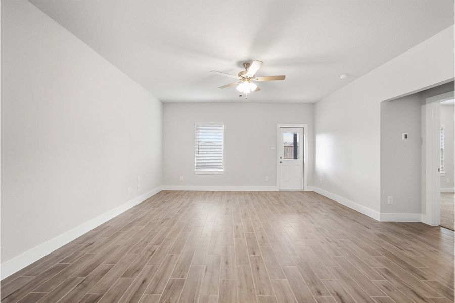Spacious, unfurnished interior of a new home in Pecan Estates, Crosby (Image 48).