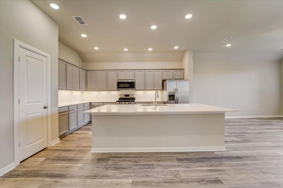 REPRESENTATIVE PHOTO – Photo does not represent actual home options and selections. Ask Sales Consultant for specific selections. REPRESENTATIVE PHOTO – Photo does not represent actual home options and selections. Ask Sales Consultant for specific selections.