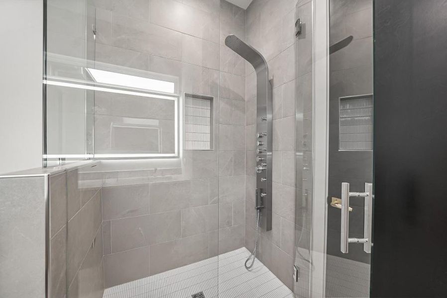 Image 87 of a home in .