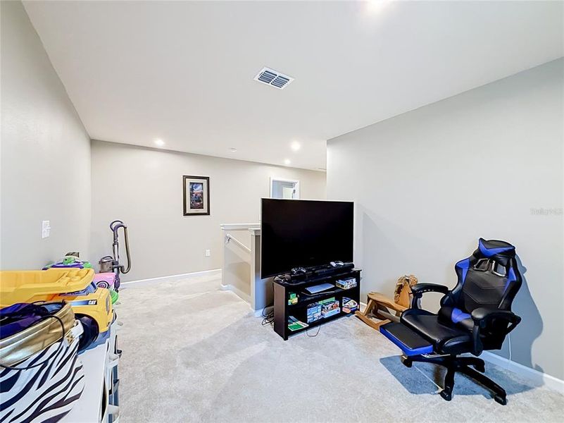 Furnished interior view inside a new home in , Sumterville (Image 35).
