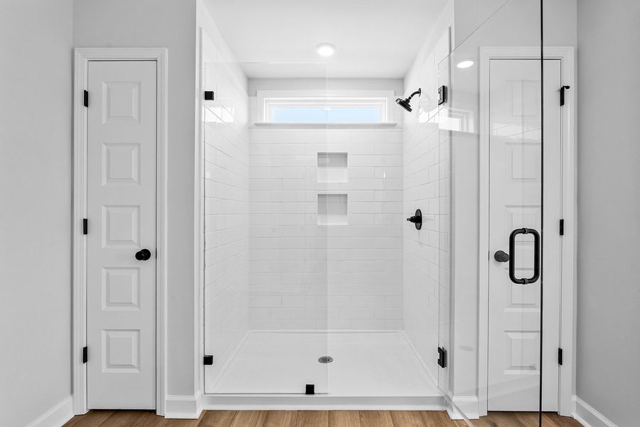 Image 42 of a home in Hanes Lake.