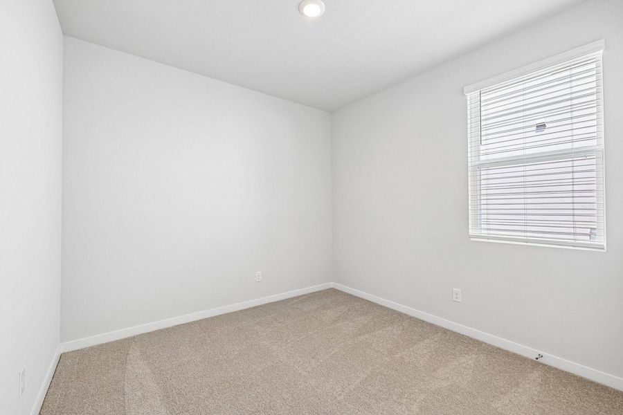 Spacious, unfurnished interior of a new home in Trinity Ranch, Elgin (Image 28).