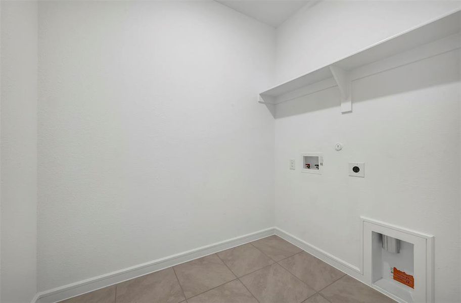 Spacious, unfurnished interior of a new home in Rolling Ridge, Van Alstyne (Image 21).