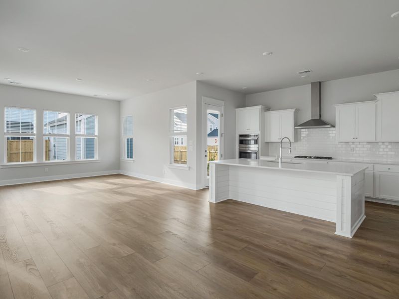 Spacious, unfurnished interior of a new home in Carnes Crossroads, Summerville (Image 19).