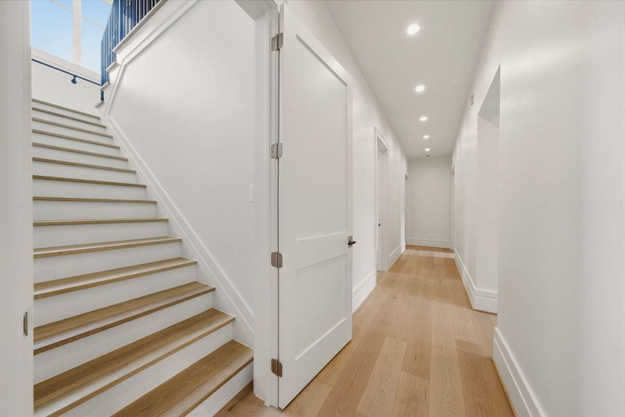 Spacious, unfurnished interior of a new home in , Houston (Image 39).