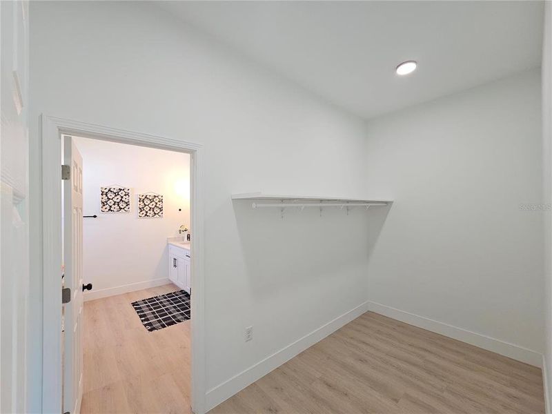 Spacious, unfurnished interior of a new home in , Ocala (Image 22).