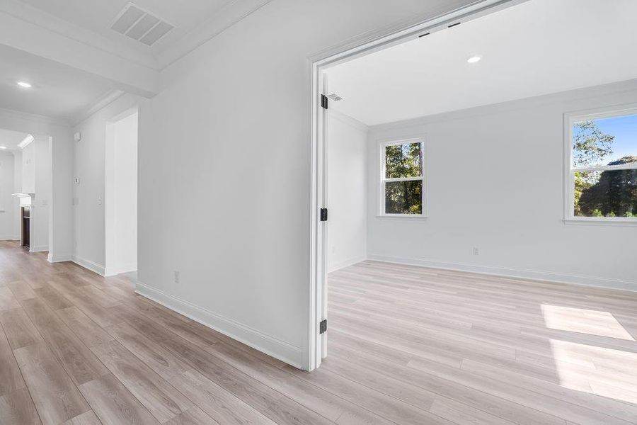 Spacious, unfurnished interior of a new home in Oakmead, Buford (Image 19).