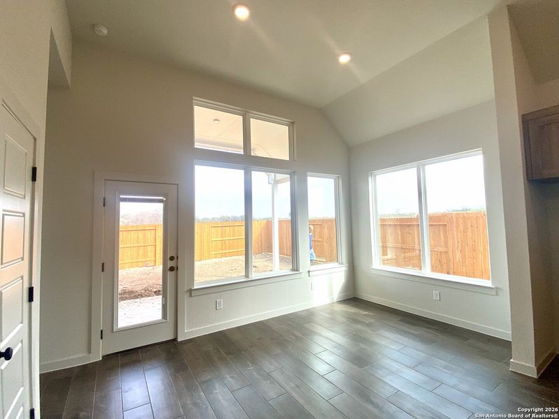 Spacious, unfurnished interior of a new home in Stream Waters, Seguin (Image 17).