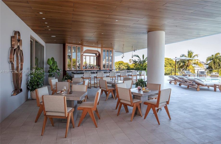 Bayshore Resident's Outdoor Dining with Food & Beverage Service