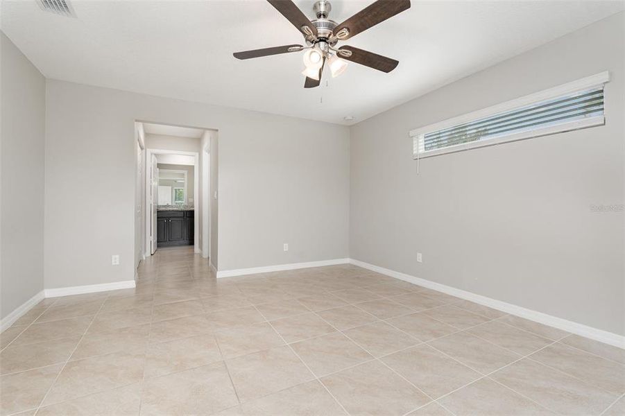 Spacious, unfurnished interior of a new home in , Palm Bay (Image 19).