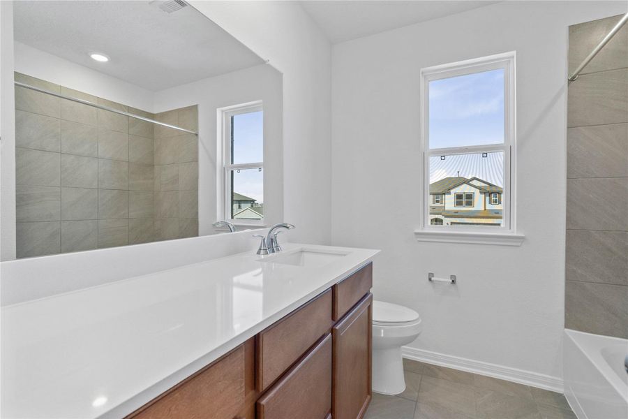 Furnished interior view inside a new home in Vida Costera, Texas City (Image 12).