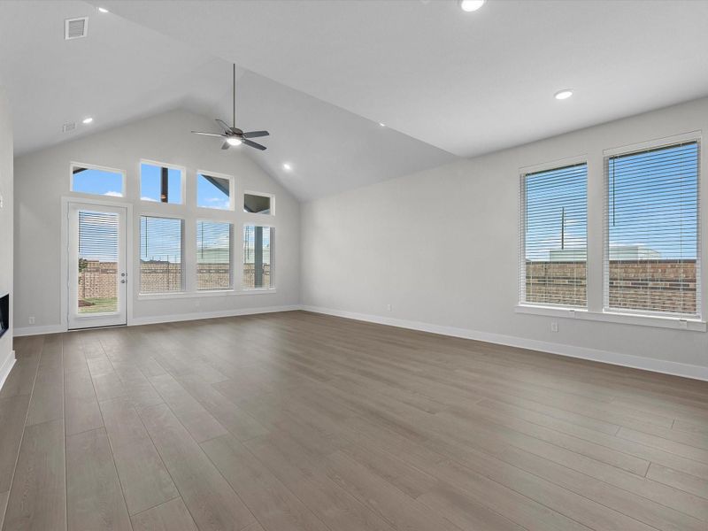 Spacious, unfurnished interior of a new home in Pecan Ridge, Fulshear (Image 12).
