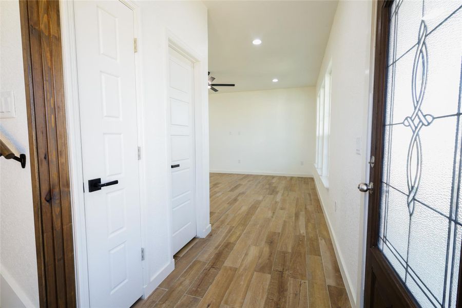 Spacious, unfurnished interior of a new home in , Conroe (Image 20).