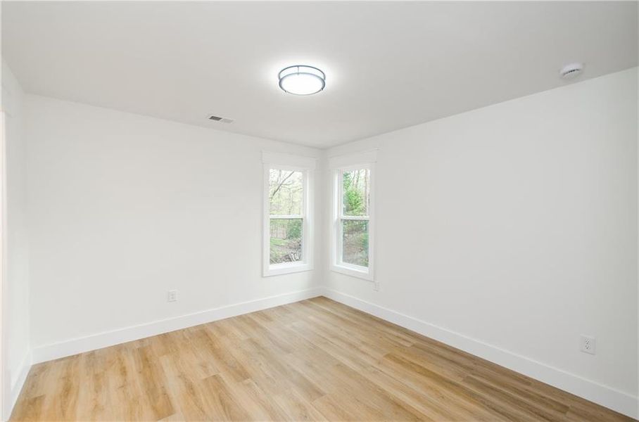 Spacious, unfurnished interior of a new home in , Gainesville (Image 32).