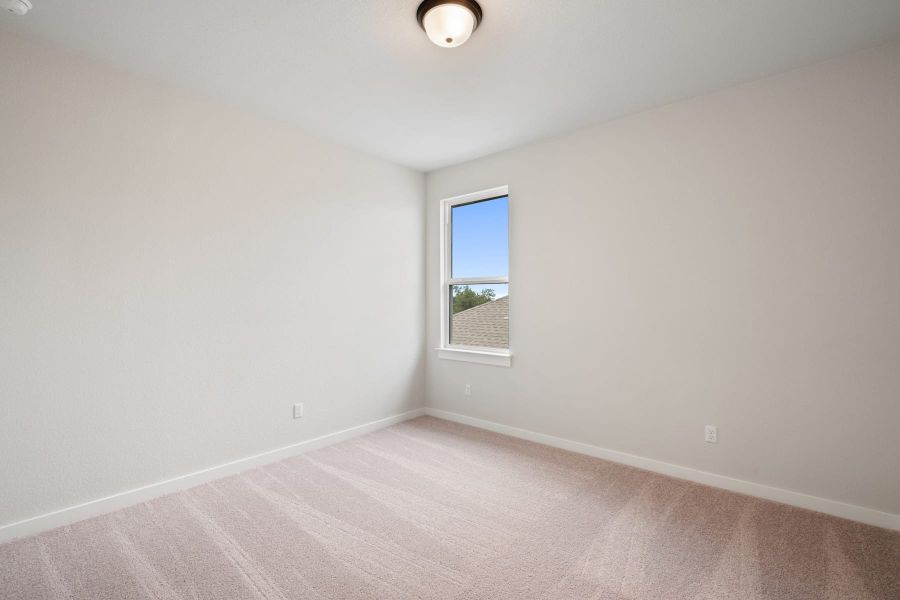 Spacious, unfurnished interior of a new home in Lariat, Liberty Hill (Image 43).