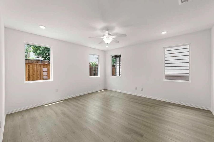 Spacious, unfurnished interior of a new home in Sereno Oaks at Buckner Terrace, Dallas (Image 28). Spacious, unfurnished interior of a new home in Sereno Oaks at Buckner Terrace, Dallas (Image 28).