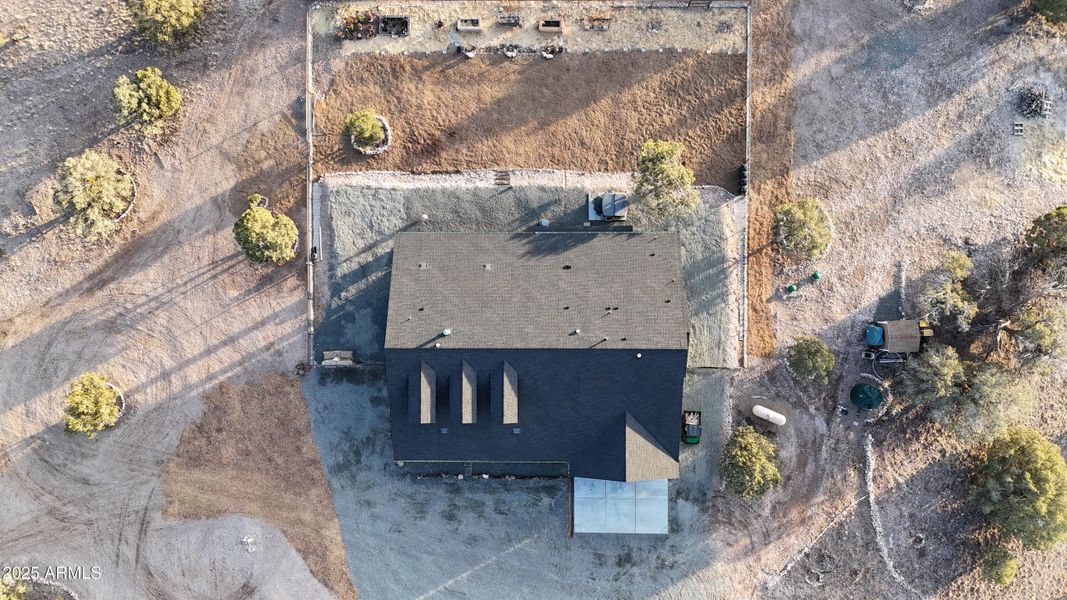 AERIAL DIRECTLY OVERHEAD AERIAL DIRECTLY OVERHEAD