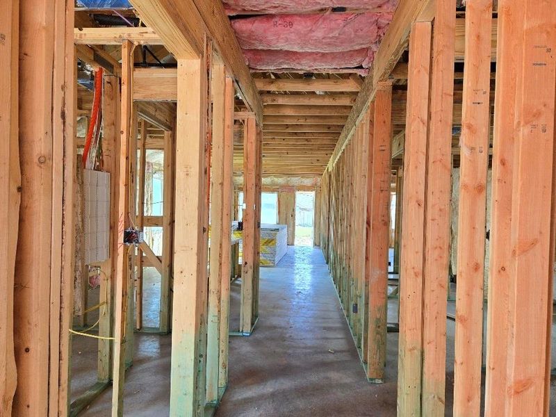 Spacious, unfurnished interior of a new home in Sienna 40', Missouri City (Image 7).